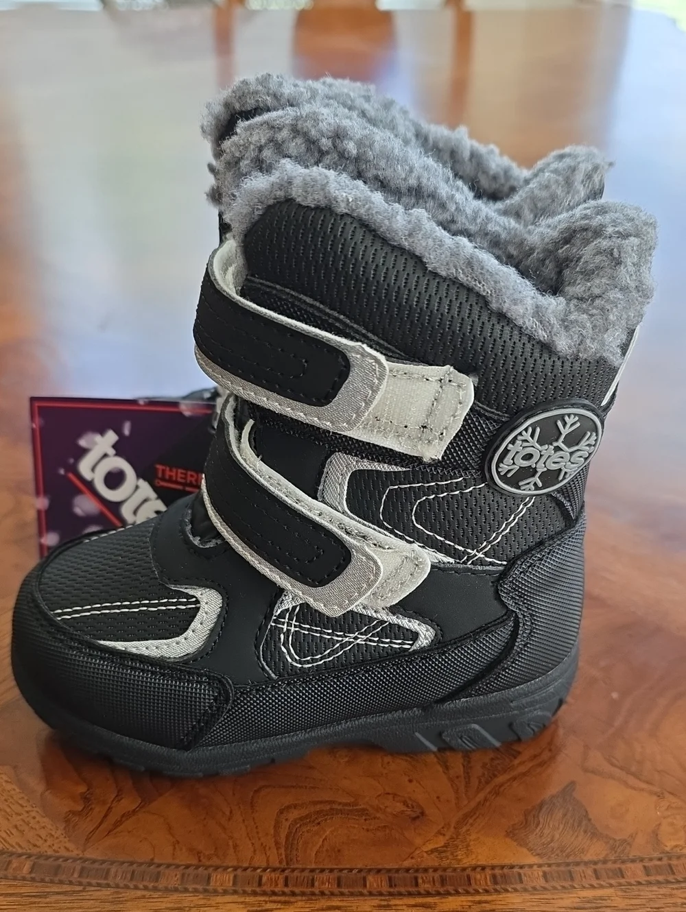 Totes Kids Toddler Boys Tayton Waterproof Insulated Flat Heel Winter Boots Sz 8T